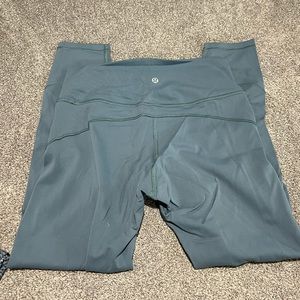 Lululemon size 6